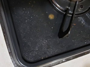 簡単！キッチンのお手入れ方法大全集　ガスコンロ　トッププレート　お掃除前