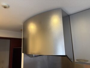 トーヨーキッチン（TOYO KITCHEN STYLE）　シロッコファンフードの取替　施工後　