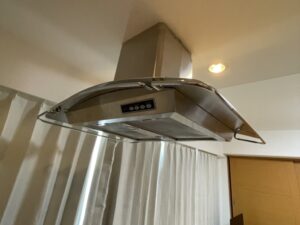 クチーナ(CUCINA)キッチン センターレンジフードの取替工事 施工前