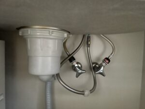 ハウステック(Housetec) 排水トラップの交換 施工前