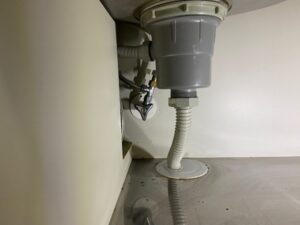 パナソニック（Panasonic）　排水トラップの交換　施工前