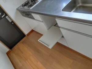 トートー（TOTO）　機器を外して収納スペース　施工後