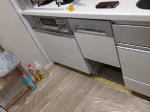 機器を外して収納スペースへ　施工前