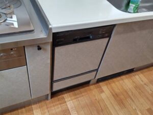 45cmフロントオープン食洗をスライドオープン食洗機に取替　面材パネルをそろえたい　施工前
