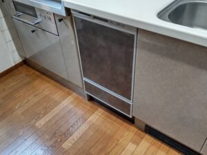 45cmフロントオープン食洗をスライドオープン食洗機に取替　面材パネルをそろえたい　施工後