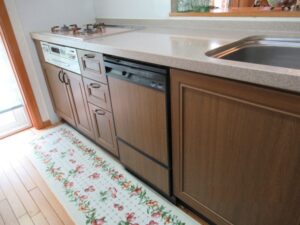 もう一度フロントオープン食洗機取替　食洗機前パネルをそろえたい　施工前