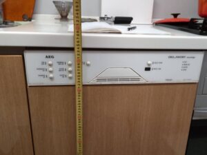 海外製食洗機を国内製に取り替える　キッチンのサイズ　カウンター高さ