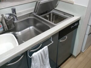 ナショナル松下電工（ナイス）カウンタートップ食洗機取替　キッチンの色柄に合わせたい　施工前