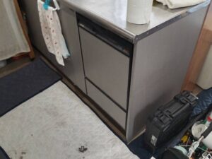 45cmフロントオープン食洗機をスライドオープンに取替　キッチン奥行が60ｃｍしかない　施工前