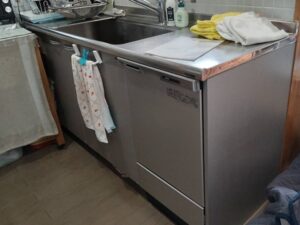 45cmフロントオープン食洗機をスライドオープンに取替　キッチン奥行が60ｃｍしかない　施工後