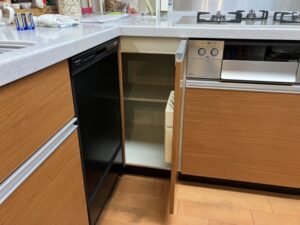 30㎝食洗機を45㎝食洗機に取替える　コーナー収納って、使える　施工後