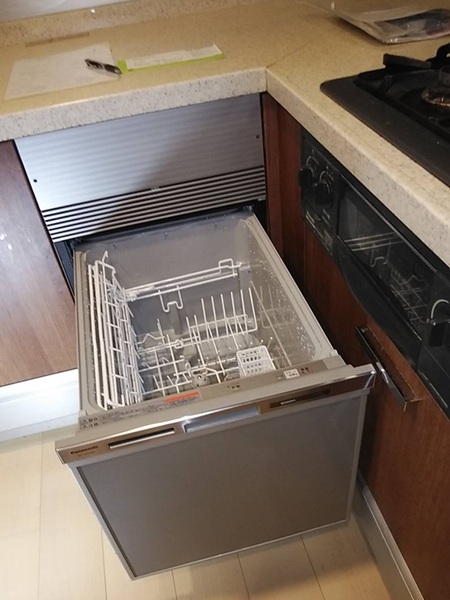30㎝食洗機を45㎝食洗機に取替える　スライド食洗機に何も干渉しない