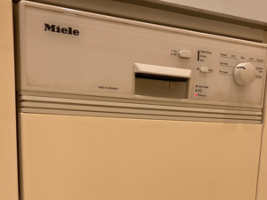 海外製食洗機を国内製に取り替える　ミーレ食洗機