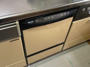もう一度フロントオープン食洗機取替　今の食洗機パネルを残したい　施工前