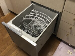 シンク下フロントオープン食洗機交換 洗える食器の量は、増えるの 施工後