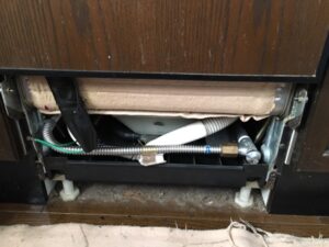 45cmフロントオープン食洗をスライドオープン食洗機に取替　給排水配管の状況