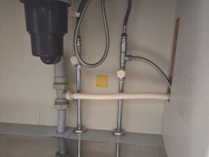 ナショナル松下電工（ナイス）カウンタートップ食洗機取替　給排水配管や電源コンセントの状況