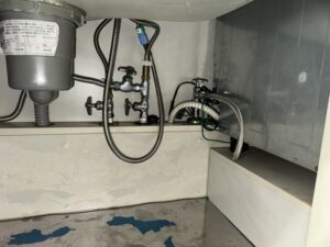 ミカドトップオープン食洗機取替え 給排水配管や電源コンセントの状況