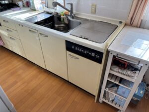ナショナル松下電工（ナイス）カウンタートップ食洗機取替　食洗機も、収納も欲しい　施工前