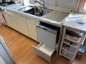 ナショナル松下電工（ナイス）カウンタートップ食洗機取替　食洗機も、収納も欲しい　施工後