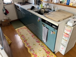 ヤマハトップオープン食洗機取替え交換工事　食洗機を含んだキッチン全体写真