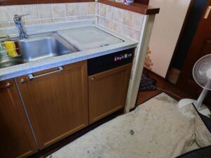ナショナル松下電工（ナイス）カウンタートップ食洗機取替　食洗機使わないので、取り外したい　施工前