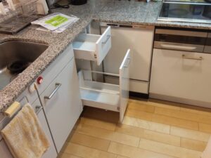 30㎝食洗機を45㎝食洗機に取替える　食洗機横に15ｃｍがない　施工後