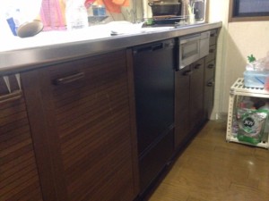 リンナイ　フロントオープン食洗機　取替え　③