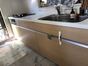 京都府長岡京市にてLIXILのキッチンに食洗機を新設工事を行いました！a-13009