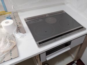 千葉市内マンション「ロータリーパレス姉ケ崎」にて食洗機新設工事とレンジフード入替、ガスコンロからIHヒーター入替工事事例です！