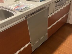 香川県高松市にてサンウェーブのキッチンに食洗機NP-45MD9Sの新設事例　a-14952