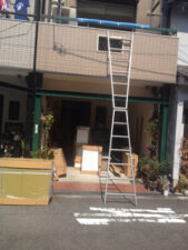 ガスコンロ交換できない！大阪市阿倍野区でキッチン取替え工事　搬入