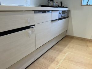 大阪府堺市南区にてLIXIL 75㎝キャビネット部分へ食洗機を新規設置 a-17375
