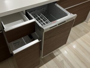 沖縄県南城市にてLIXILキッチンに食洗機を新規設置いたしました　a-18006