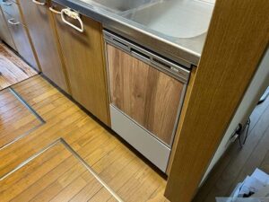 愛知県岡崎市にてトップオープン食洗機→45㎝浅型スライド食洗機への取替え工事a-18653