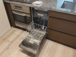 港区にて海外製フロントオープン食洗機ミーレのお取替えa-19227