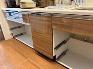 日野市にてタカラスタンダードのキッチンに近いお色で食洗機設置a-22573
