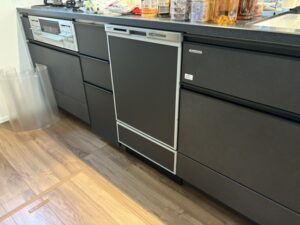 タカラのキッチンが設置。75ｃｍ引出しに食洗機を新設したい　施工後
