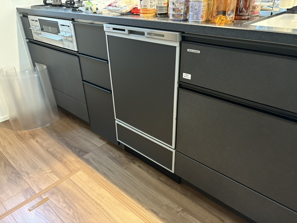 タカラのキッチンが設置。75ｃｍ引出しに食洗機を新設したい　施工後