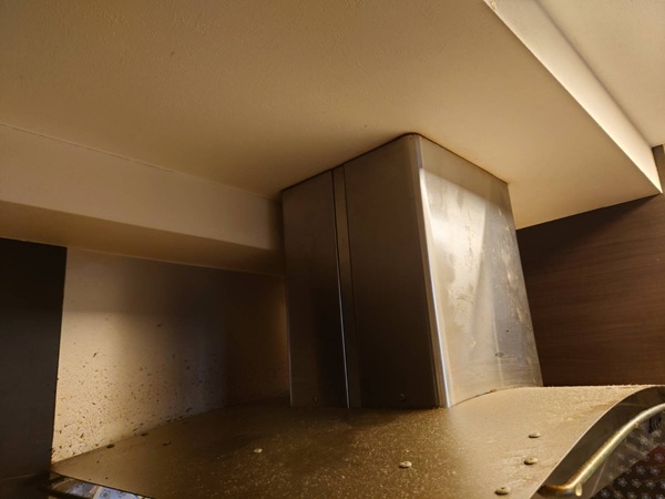 センターフードの交換品は、必ずセンターフード